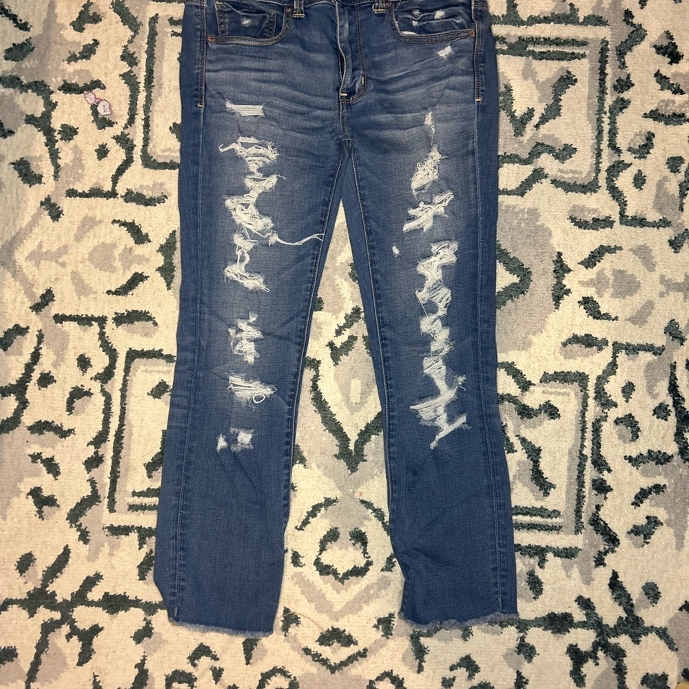 American Eagle Artist Crop Distressed Blue Jeans